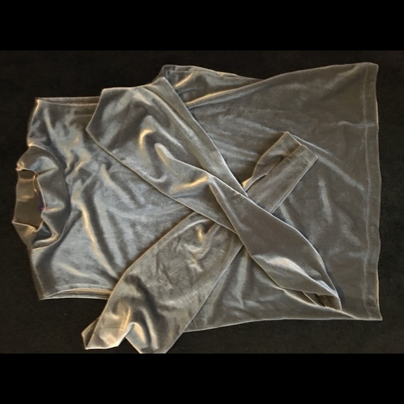 Cold Shoulder Top in Metallic Gray! - Picture 3 of 5